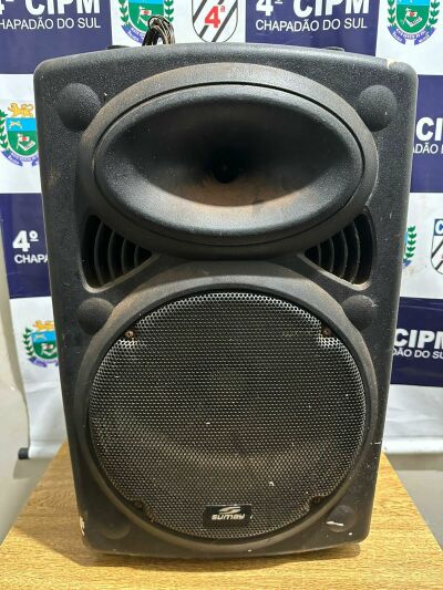 Imagem da notícia Após se recusar a desligar som alto, homem é preso em flagrante por perturbação do sossego e desacato em Chapadão do Sul